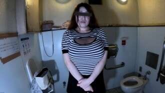 FC2-PPV-4578299 Femme enceinte aux gros seins en J-cup et sexe hardcore dans les toilettes publiques