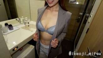 FC2-PPV-4677377 #Office 出差的女士完全摔倒并被戴上了绿帽子。她顺从的身体被训练到在喉咙深处射精的地步...她被迫射精直到昏倒，大量精液涌入她体内，