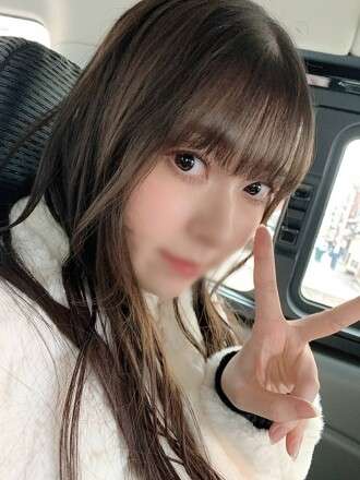 FC2-PPV-4786379 [FC2/Legendary Small Tits] *数量有限* 漂亮的牙科保健员 (23) 只有一个性伴侣。当我吸吮她的浅粉色、超敏感的乳头时，她的缝隙里充斥着顽皮的果汁（Suzu）